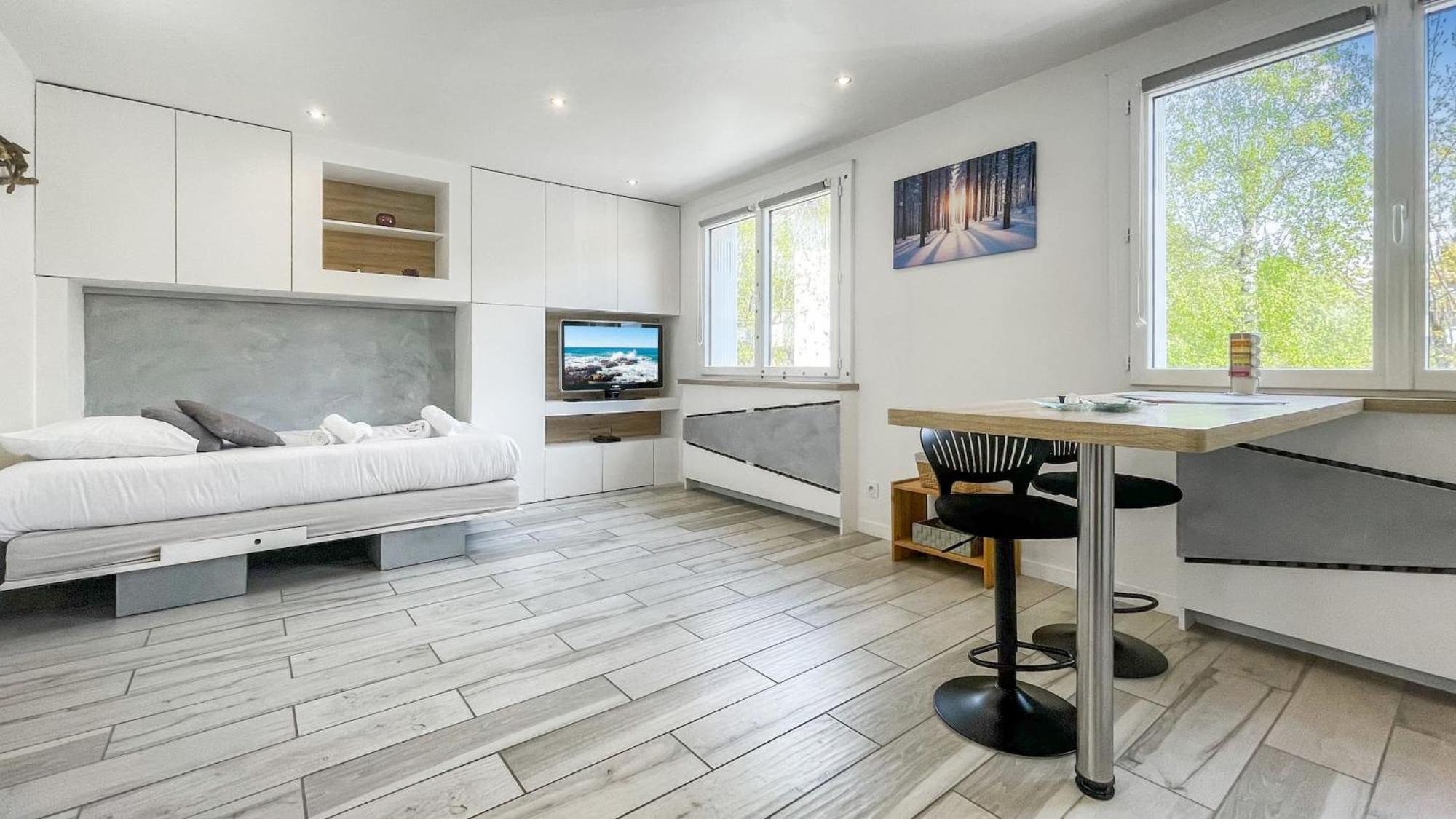 Homey Tidy - New / Proche Centre Annecy / Parking Gratuit / Logement Entierement Equipe Екстериор снимка